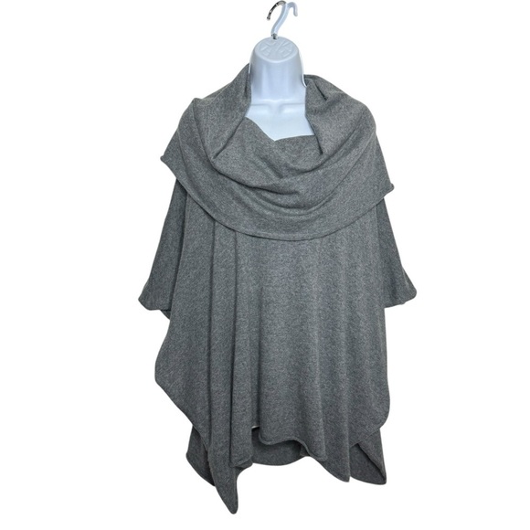 M.Fredric Sweaters - M.Fredric Grey Poncho SZ. OS